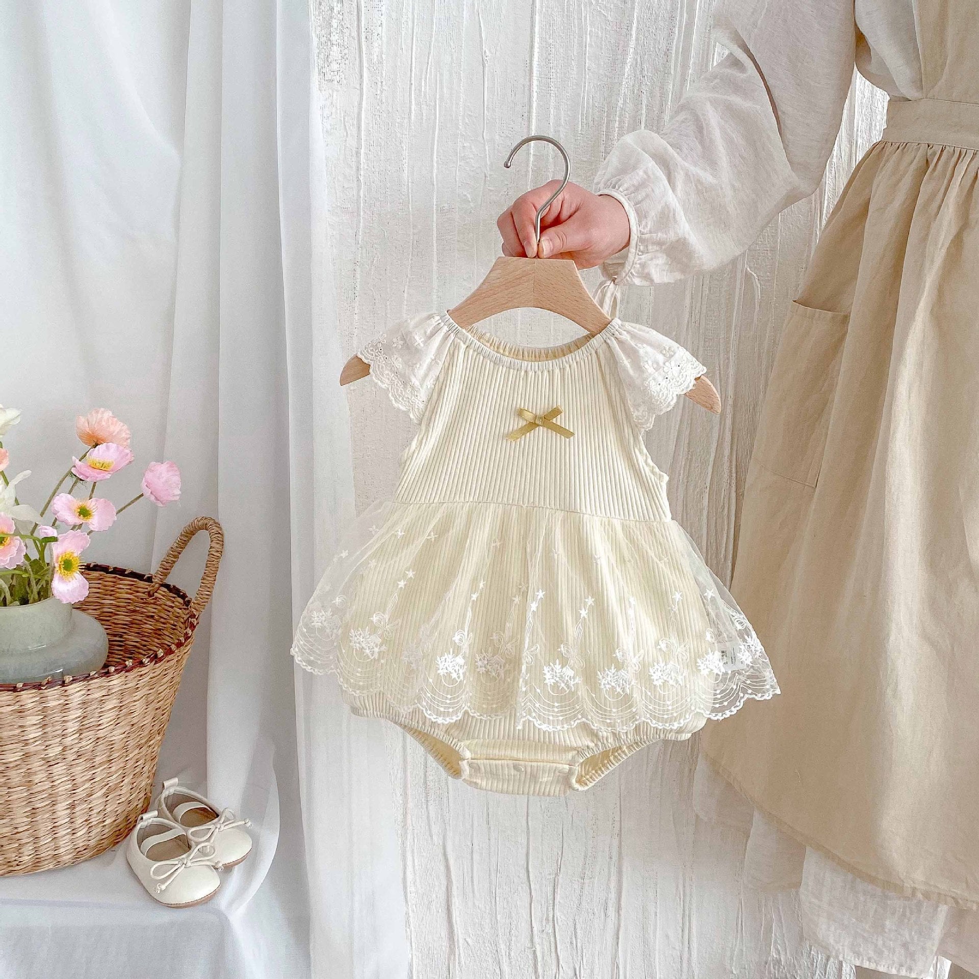 Summer Arrival Baby Girls Cute Apricot Fly Sleeves Flowers Pattern Tulle Patchwork Onesies-0